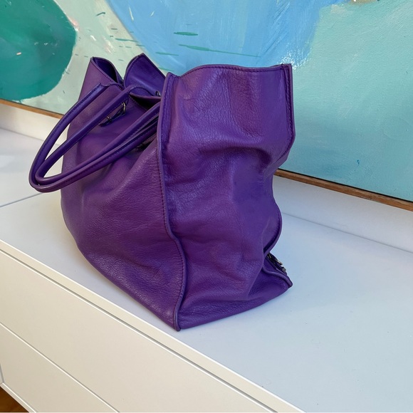 VIOLET Balenciaga Papier A4 Tote (Large) in Purple Leather - Picture 5 of 11